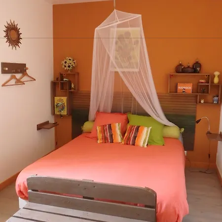 La Bonne Planque - Maison Eclusiere De La Planque Alojamento de Acomodação e Pequeno-almoço 3*