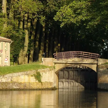 La Bonne Planque - Maison Eclusiere De La Planque Panzió