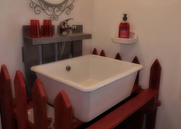 La Bonne Planque - Maison Eclusiere De La Planque 3* Mas-Saintes-Puelles