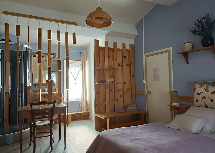 La Bonne Planque - Maison Eclusiere De La Planque 3* Mas-Saintes-Puelles